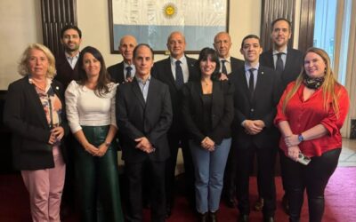 Firma del Primer Acuerdo Bilateral Internacional con Uruguay